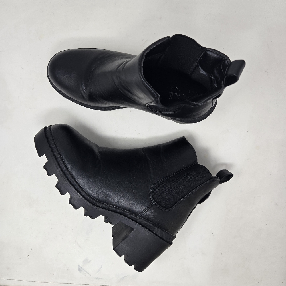 Nicole Miller New York Slip On Chunky Black Boots Women's Size 6